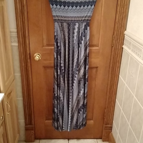 Clothes - Picture 3 of 4